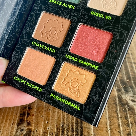 Revolution The Simpsons “Treehouse of Horror” Eyeshadow Palette - Picture 3 of 6